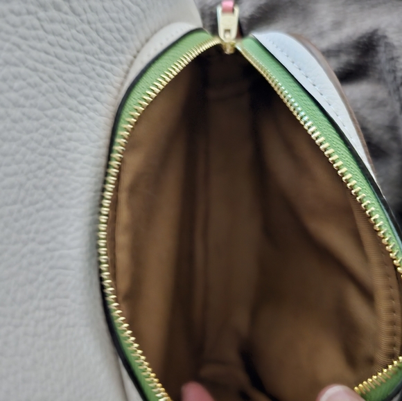 SOLD! SOLD! - Picture 11 of 13